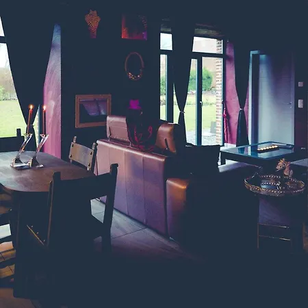 Le Temple D'opaline Love hotel *